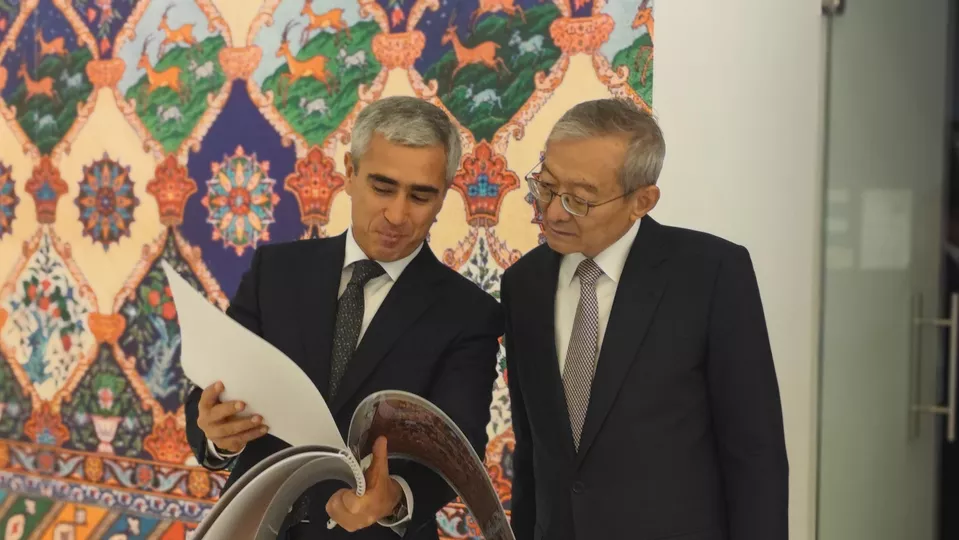 张明秘书长会见阿塞拜疆总统助理、盖达尔·阿利耶夫基金会执行主任阿拉克巴罗夫